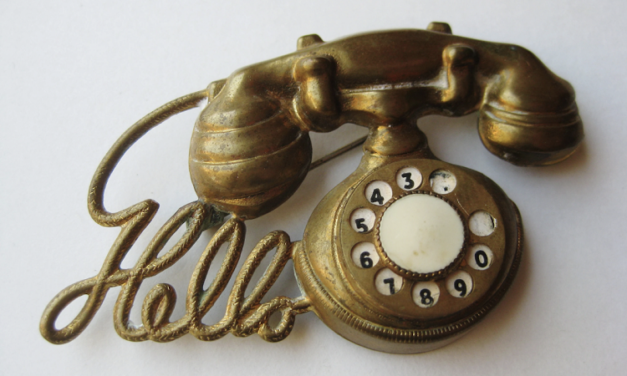 Why saying Hello on the phone is a Dutch thing