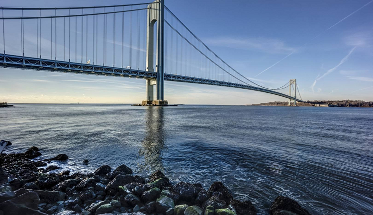 THE BRIDGE FROM BROOKLYN TO THE HAGUE